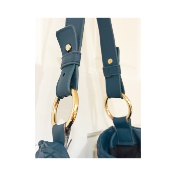 Lulu Dharma Bucket Bag Purse, Blue Green Woven Shoulder Bag - Picture 3 of 6